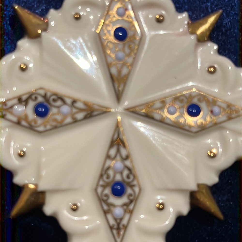 Lenox China Jewels Nativity Star of Bethlehem Ornament - Picture 11 of 11